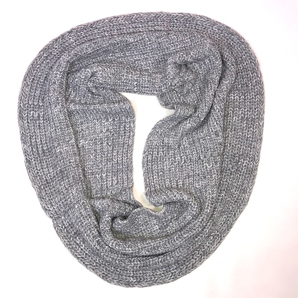 NWT J. Crew circle knit scarf OSFM - Picture 1 of 7